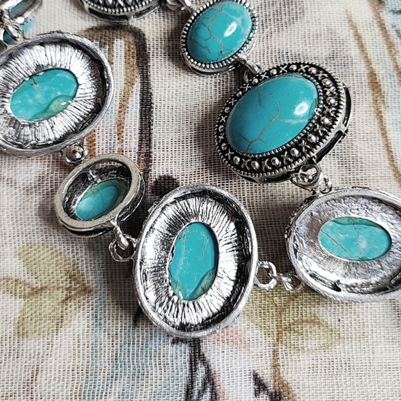 Oval Dyed Howlite Turquoise Color & Silver Tone Style Necklace Fashion Jewelry - Picture 6 of 8